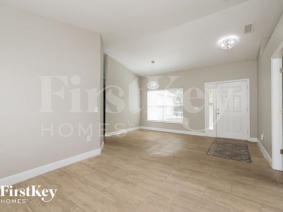 4th image of 1031 Heron Ct
