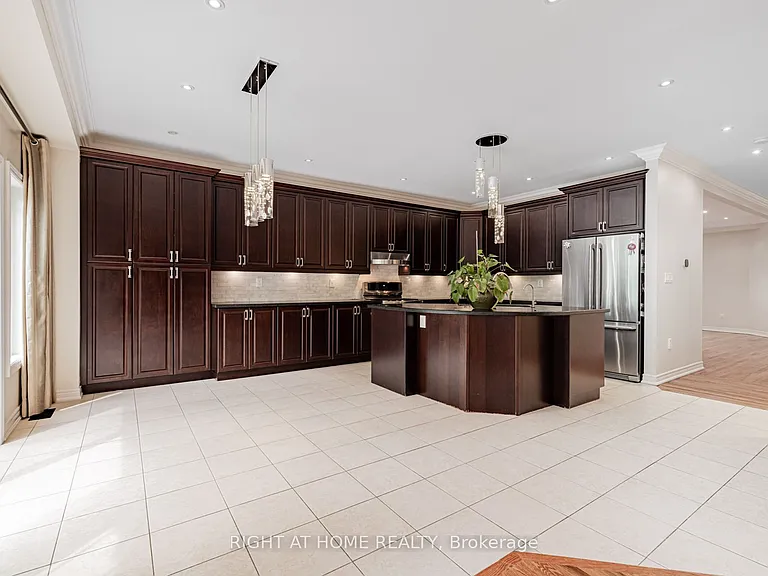 67 Timna Cres — Photo 12