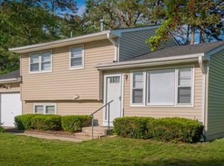 845 Cheltenham Dr, Vineland, NJ 08360