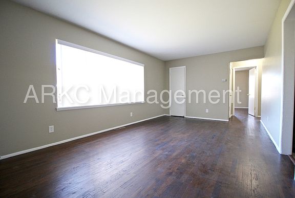 2nd image of 8809 Flora Ave
