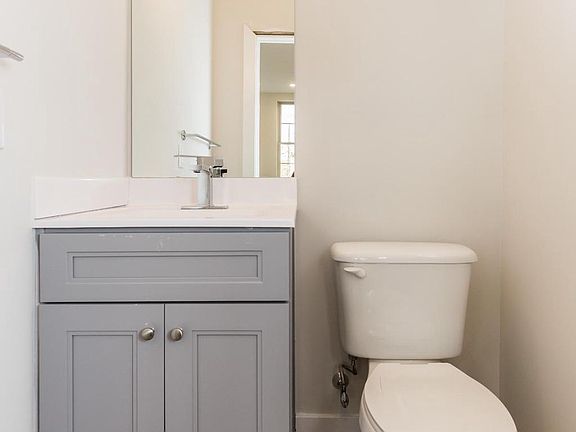 4th image of 2518 N Howard St #1