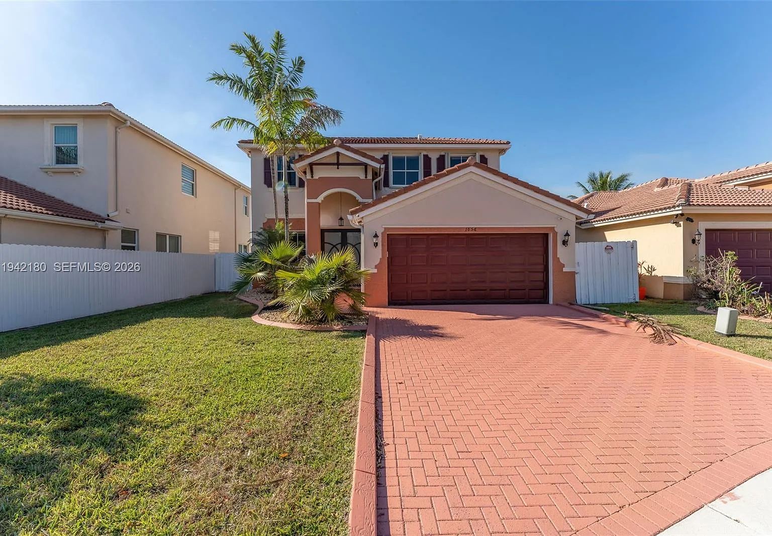 4 bed, 2.0 bath, 2381 sqft, $3,500 — Photo 1
