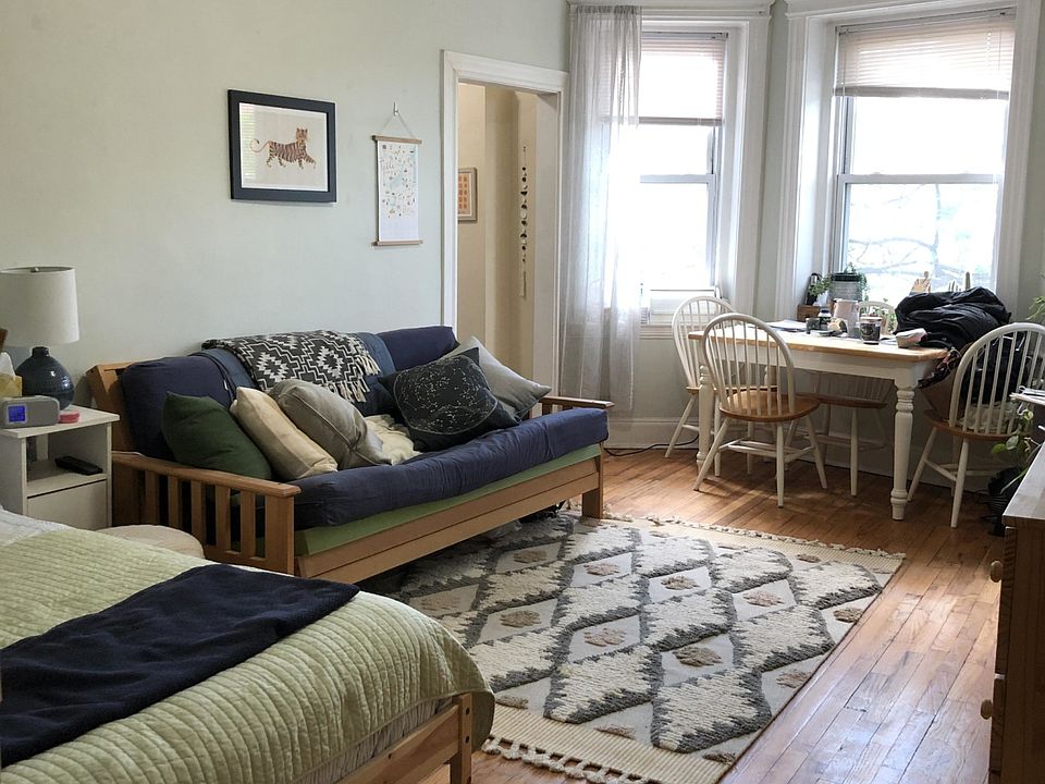 2nd image of 1326 Commonwealth Ave #10