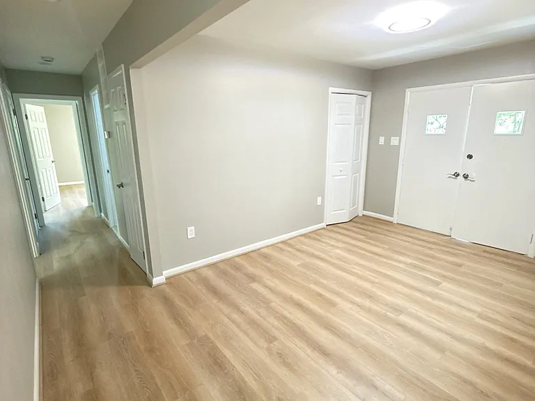 1260 Kenmore Dr — Photo 10