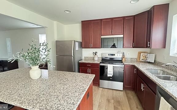 4th image of 65 Chesterfield Rd