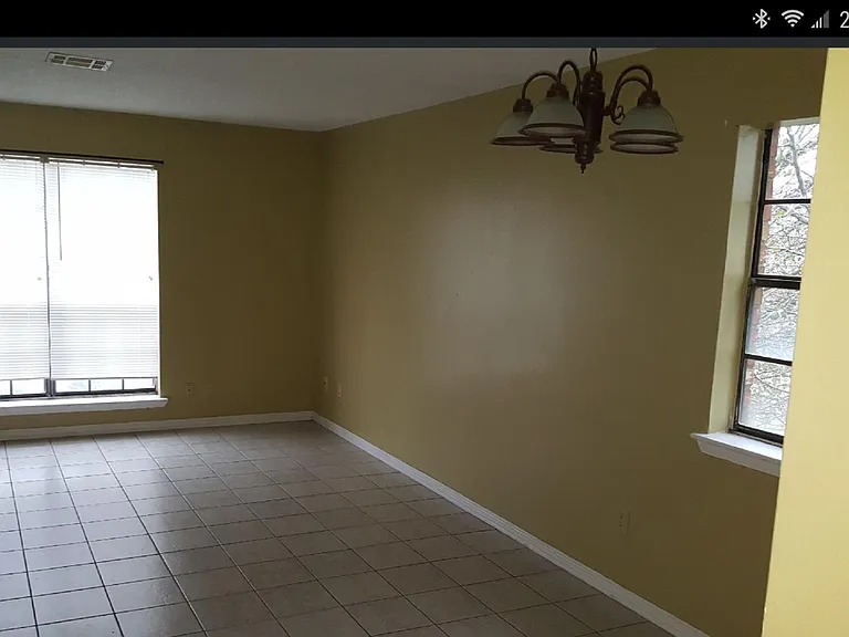 104 Hummingbird Ln #104 — Photo 2