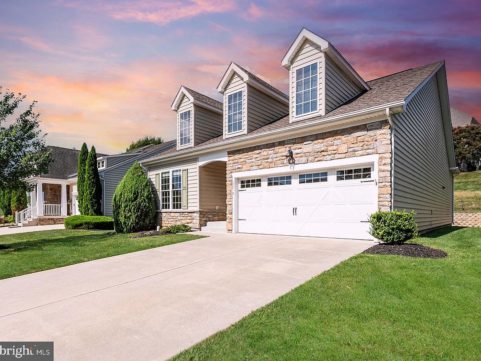 1st image of 221 War Admiral Way