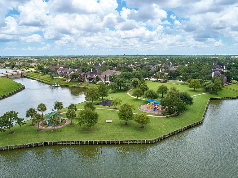 314 Shore Breeze Ln — Photo 48