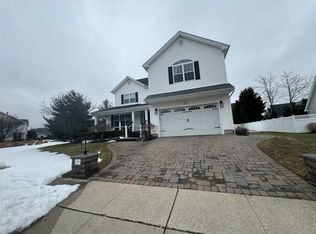 221 Rivendell Ct, Melville, NY 11747