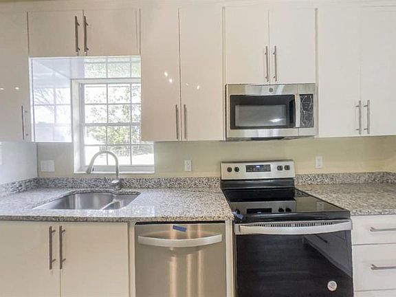 5th image of 2125 NE 55th St #2125