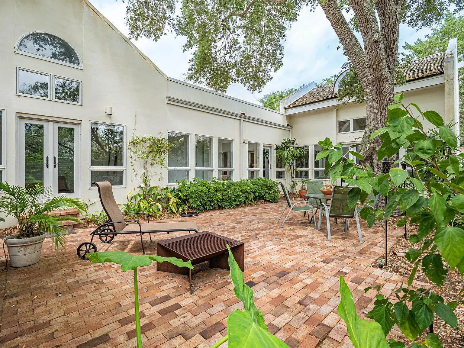 2 bed, 1859 sqft, $3,500 — Photo 1