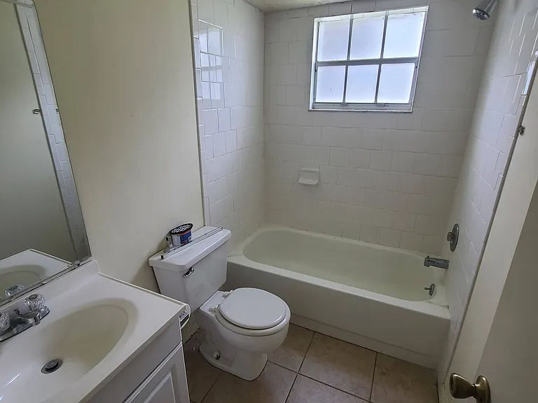 454 Fairways Cir — Photo 3