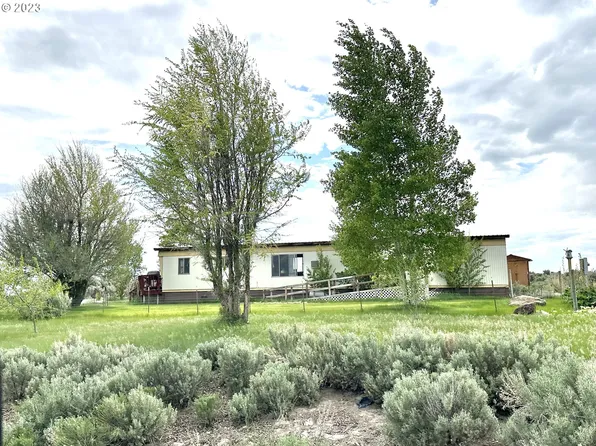 59634 Fossil Lake Rd, Christmas Valley, OR 97641