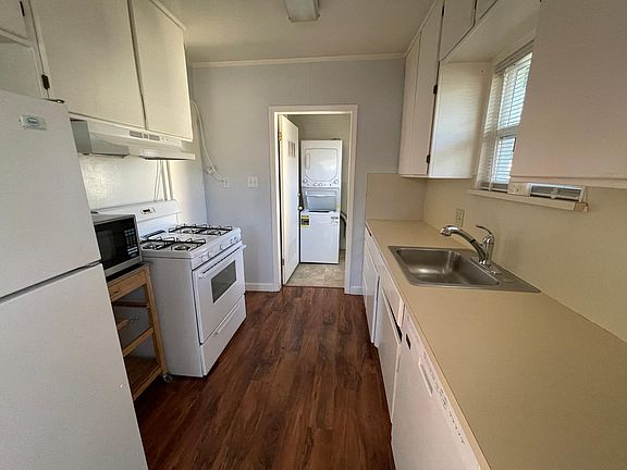 4th image of 310 Cherry St