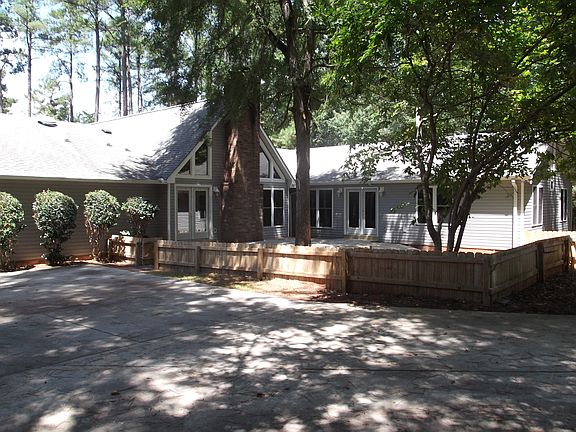 3rd image of 4802 Silver Lake Dr