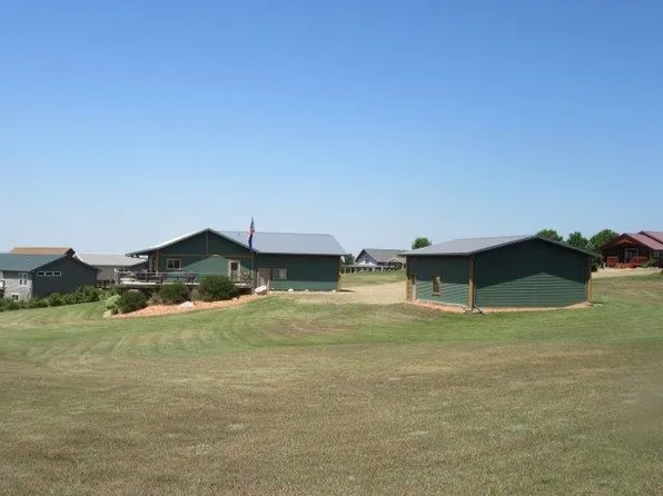 18 Clark Dr, New Town, ND 58763