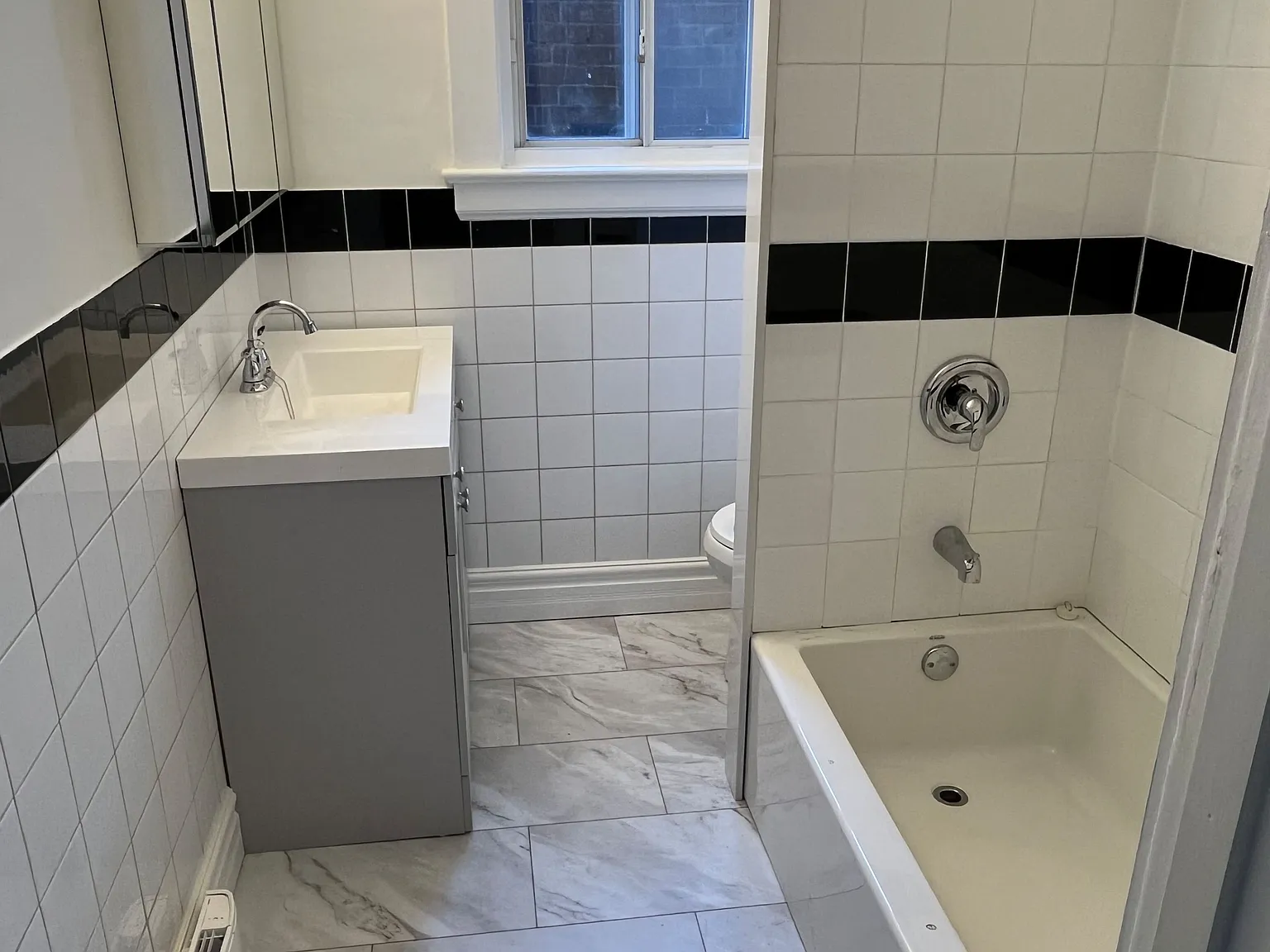 3 bed, $3,000 — Photo 3