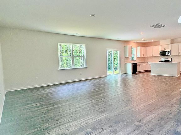 4th image of 801 Comice Pear Way