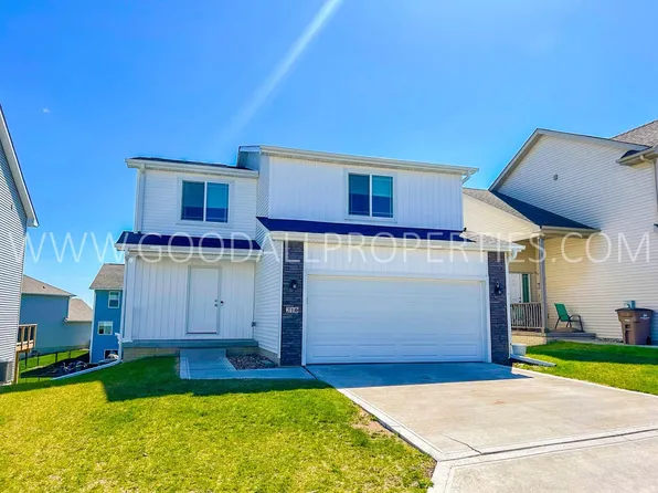 216 Maple Ave, Norwalk, IA 50211