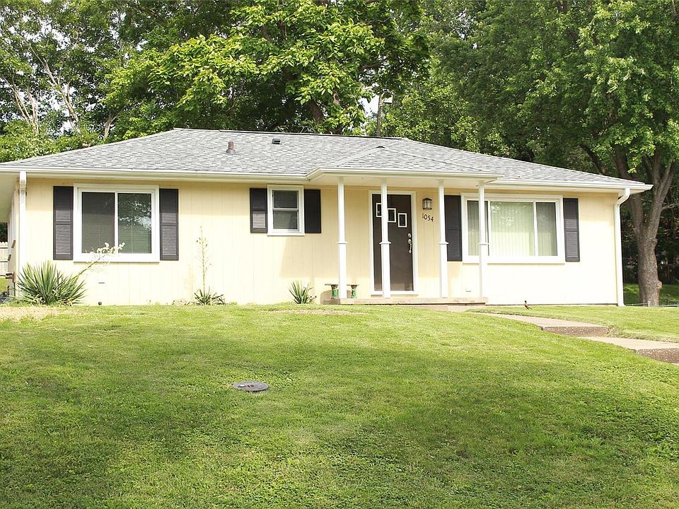 1st image of 1054 Dorothy St