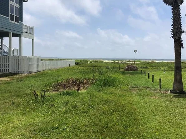 17427 Bristow Dr, Galveston, TX 77554