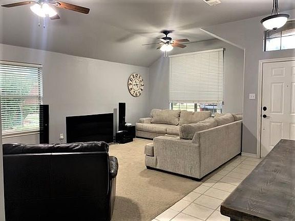 5th image of 701 Creekview Dr