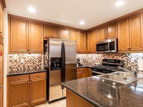 2nd image of 6010 Seabluff Dr #128