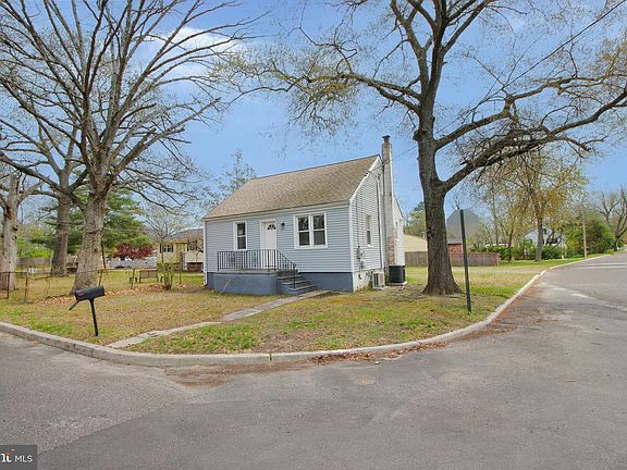 2nd image of 202 Chestnut Ave