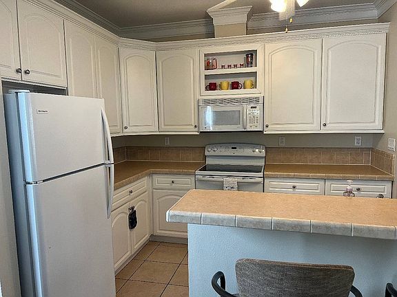 3rd image of 145 Forest Dr