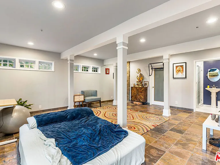 2716 Halsey Rd — Photo 37