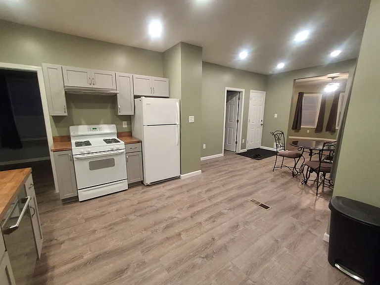 123 John St #2 — Photo 10