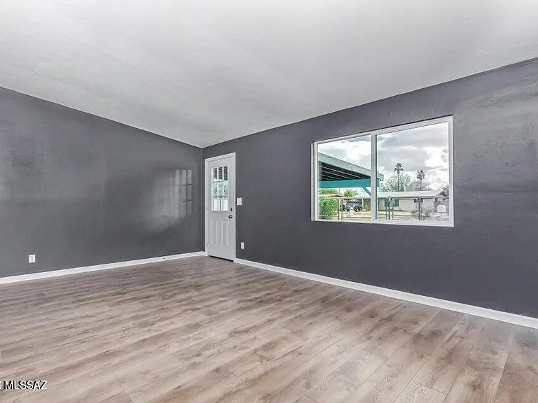 843 E Alturas St — Photo 3