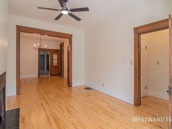 4th image of 3356 N Kenmore Ave #1