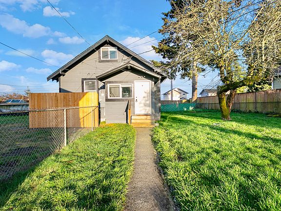 5th image of 3331 S Alaska St #1