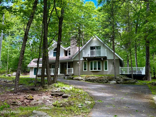 128 Gaskin Dr, Lords Valley, PA 18428