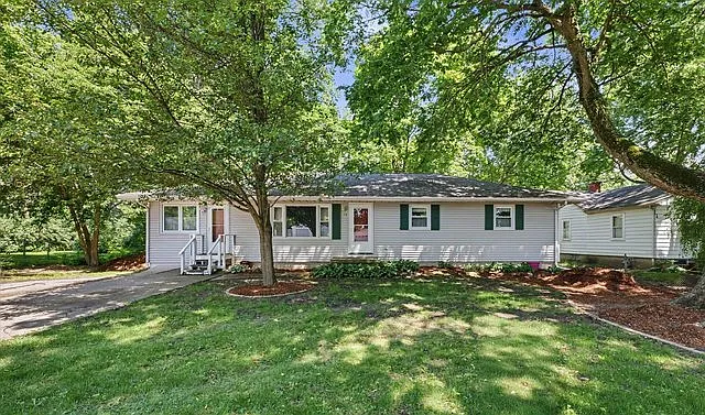 108 Brady Ln