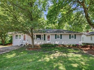 108 Brady Ln, Urbana, IL 61802