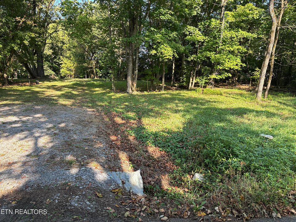 2nd image of 118 Sunset Ave