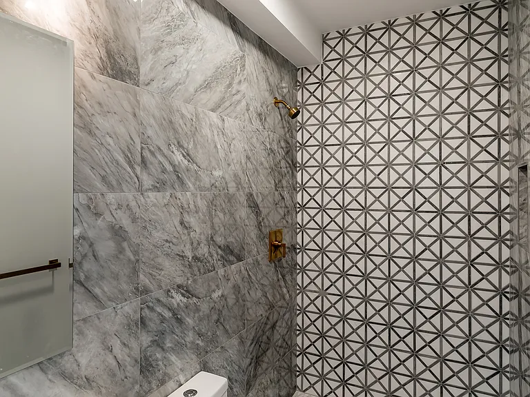 40 Chelsea St #3 — Photo 5