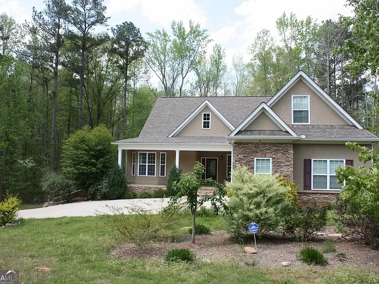 207 Lakeview Ct — Photo 1