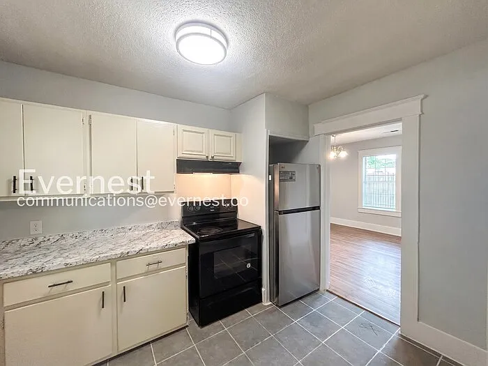 667 Sevier St — Photo 3