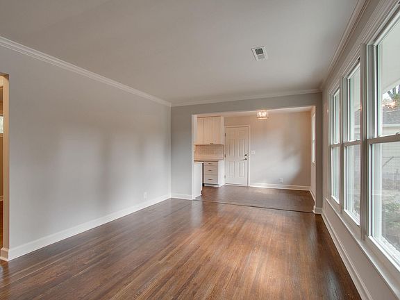 3rd image of 3706 Meadowbrook Ave