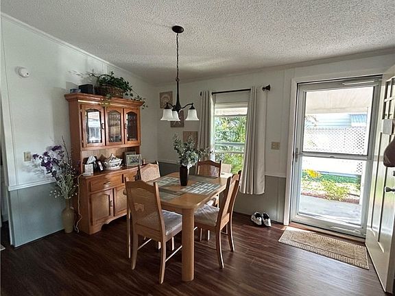 4th image of 3158 Longview Dr
