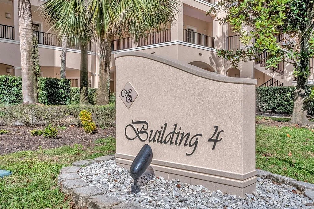 2 bed, 2.0 bath, 1178 sqft, $2,000 — Photo 2