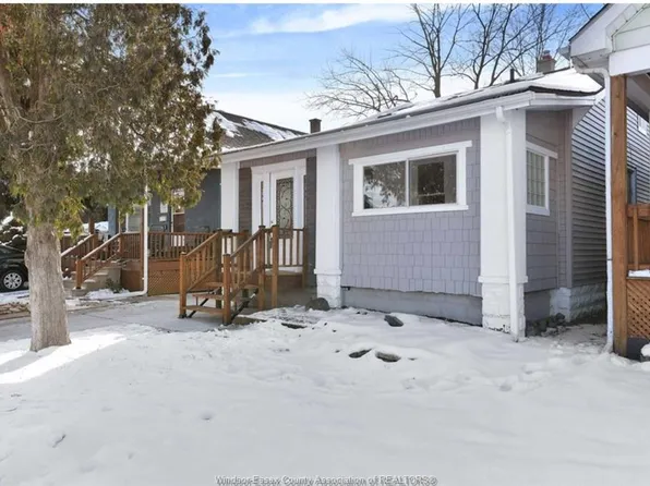 1479 Lillian Ave, Windsor, ON N8X 4A7