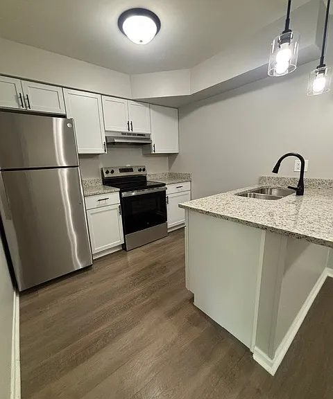 847 S Lake Park Ave #34W — Photo 2