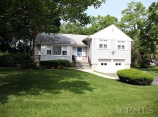 16 Elm Hill Dr, Rye Brook, NY 10573
