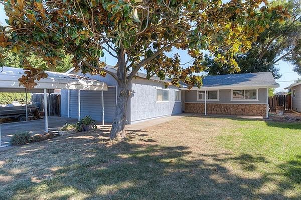 2nd image of 5813 Wildwood Dr
