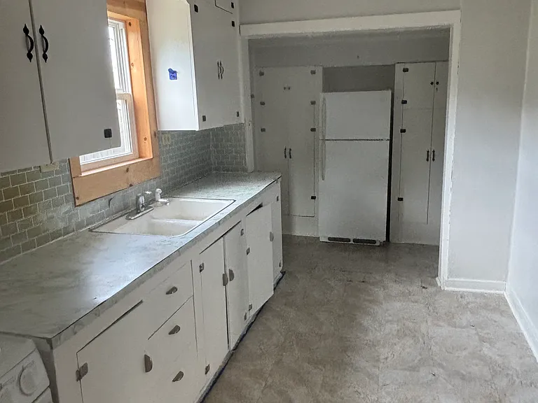705 N Lloyd St — Photo 3