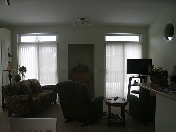 4th image of 353 Stone Quarry Dr